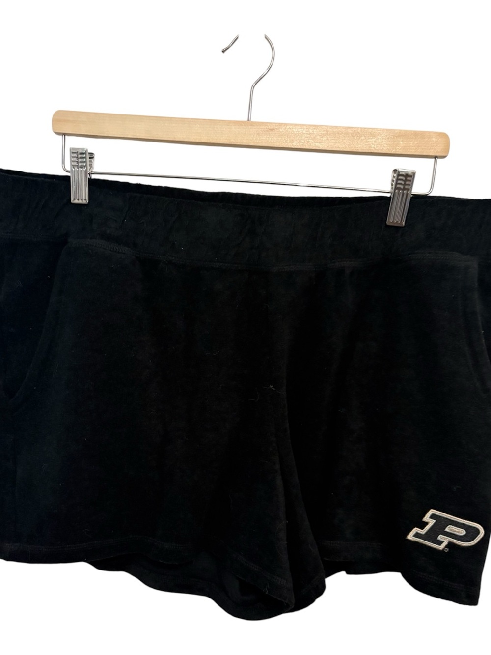 Rivalry Threads Black Athletic Shorts with 'P' Patch
